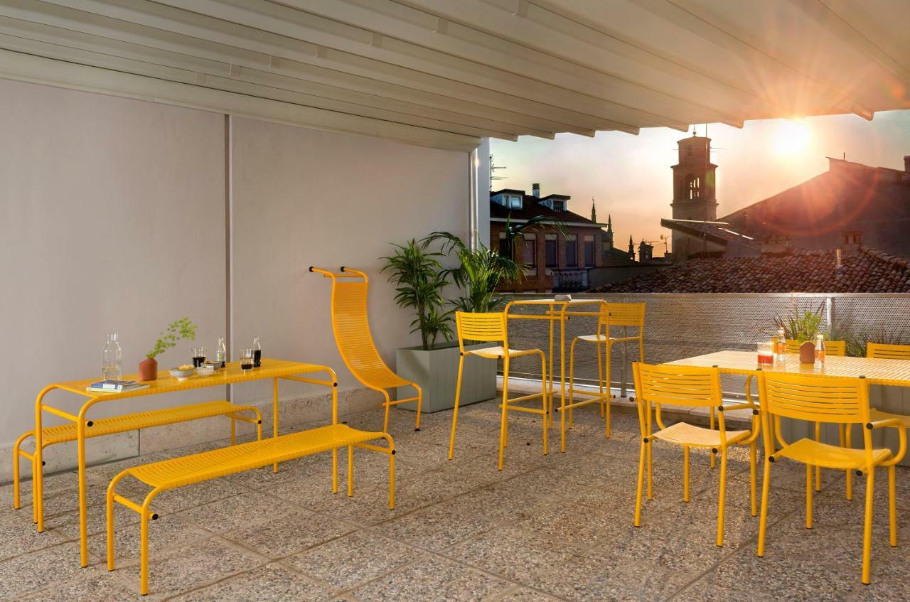 Bnbiz - Coworking Hotel Fiorenzuola d'Arda Luaran gambar