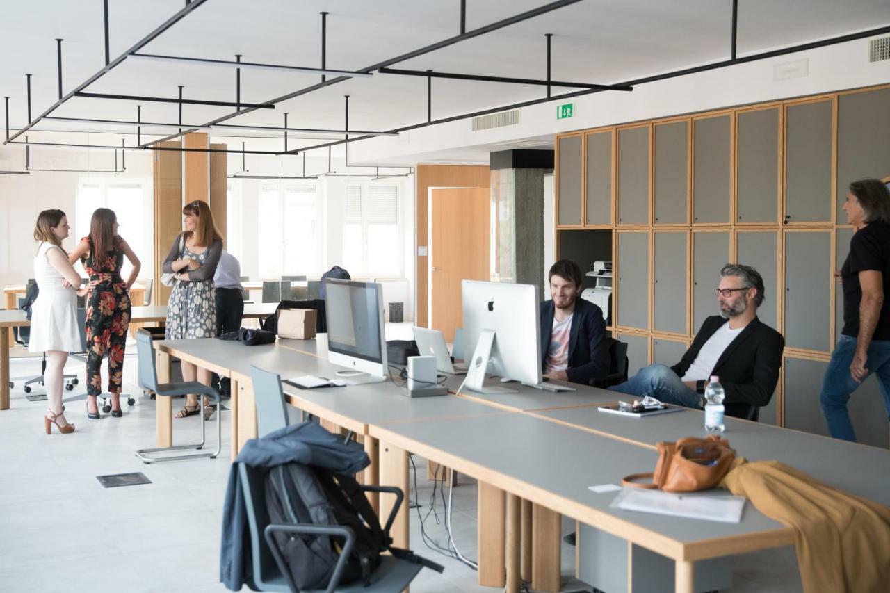 Bnbiz - Coworking Hotel Fiorenzuola d'Arda Luaran gambar